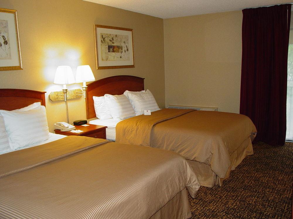 Clarion Hotel & Conference Center Colorado Springs Exterior foto